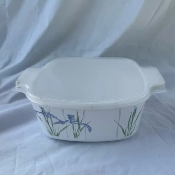 Vintage CorningWare Shadow Iris 1.5-Liter Casserole Dish with Lid A- 1 1/2-B - Picture 4 of 14